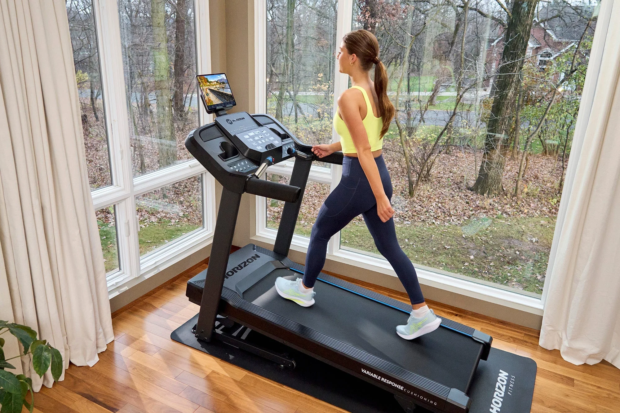 T101-07 Treadmill - Image 9